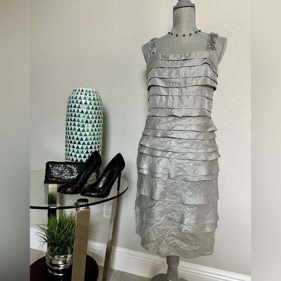 Gorgeous Shimmering Joseph Ribkoff Dress!!! - Picture 1 of 5